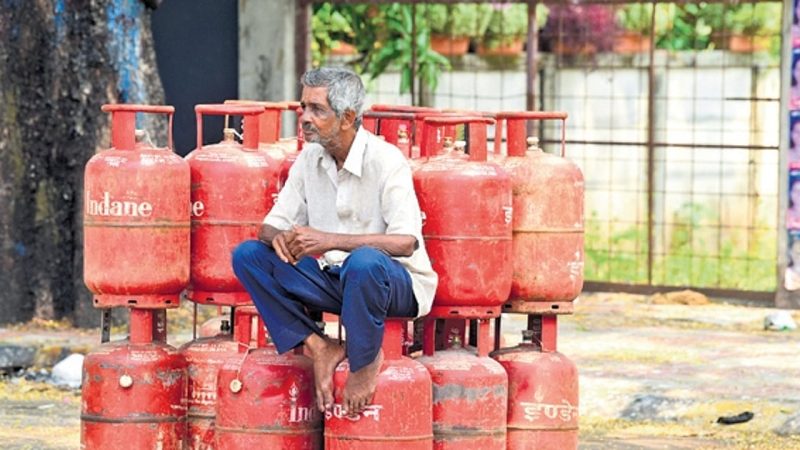 Kerala Tourism Feels the Pressure as Cooking Gas Shortage Stalls Buses