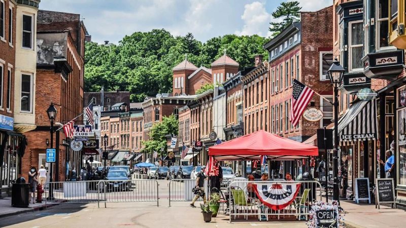 Bisbee to Bardstown: 8 Hidden US Towns Under $150/Night